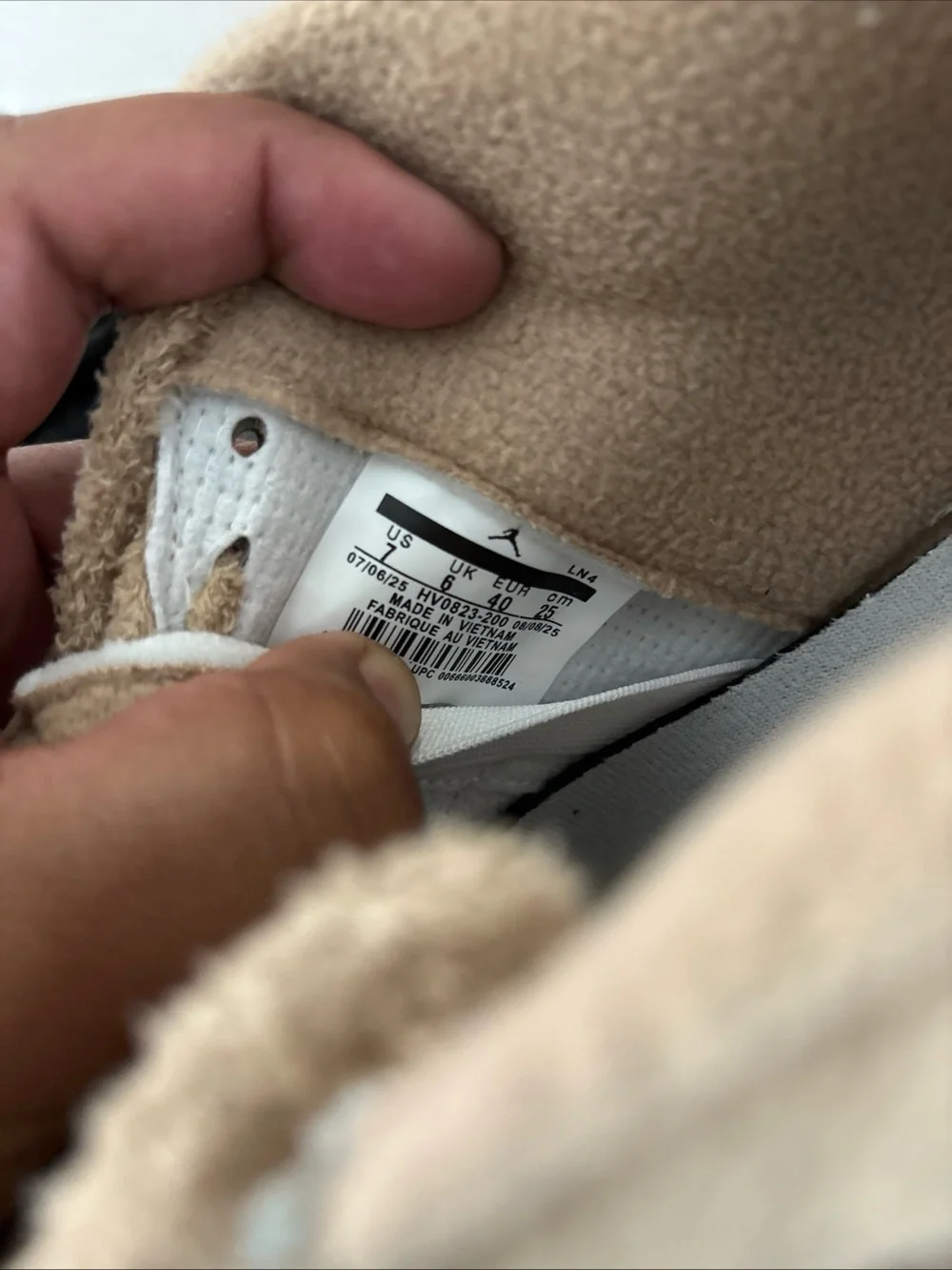 Jordan Men's Sneakers in Tan Suede and Fleece